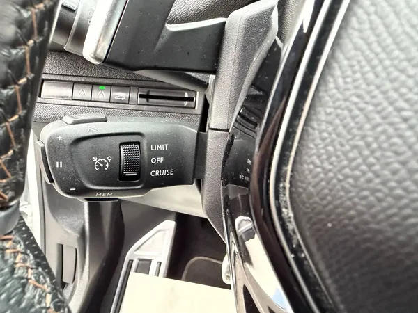 Peugeot 5008 (2021) — foto 13 van 29