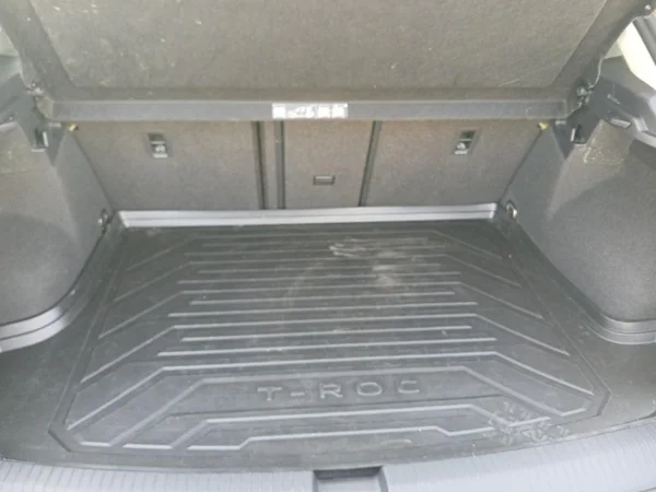 VOLKSWAGEN T-Roc (2020) — foto 9 van 20