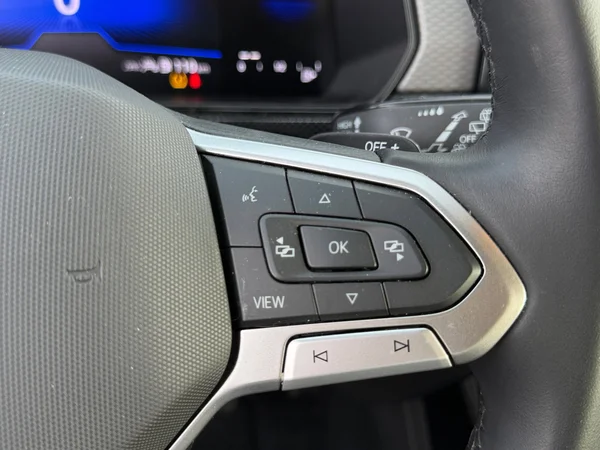 VOLKSWAGEN T-Cross (2025) — foto 2 van 17