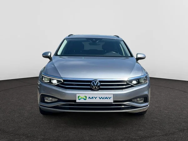 VOLKSWAGEN Passat Variant (2024) — foto 12 van 24