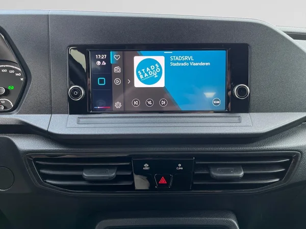 VOLKSWAGEN Caddy Maxi (2024) — foto 18 van 20