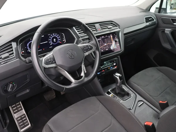 VOLKSWAGEN Tiguan eHybrid (PHEV) (2022) — foto 8 van 25