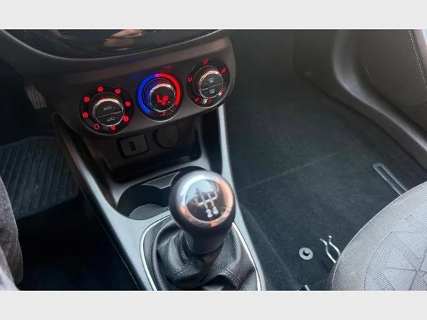 Opel Corsa (2019) — foto 10 van 19