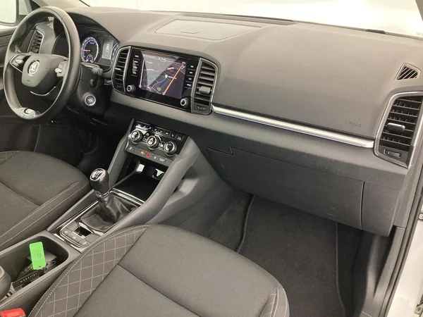 SKODA Karoq Dsl (2021) — foto 14 van 36