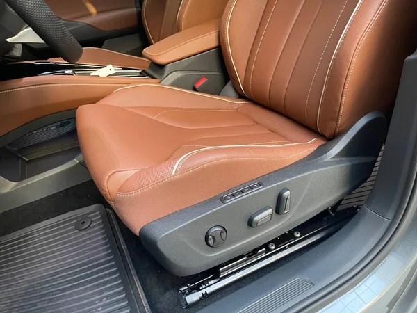 SKODA Enyaq (2025) — foto 14 van 15