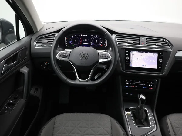 VOLKSWAGEN Tiguan (2022) — foto 6 van 21