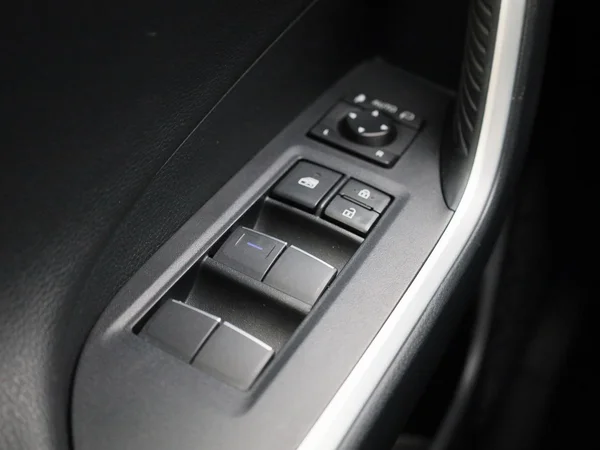 Toyota RAV4 (2021) — foto 27 van 46
