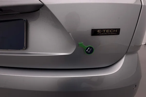 Renault Megane SW Phase II E-TECH (PHEV) (2023) — foto 17 van 34