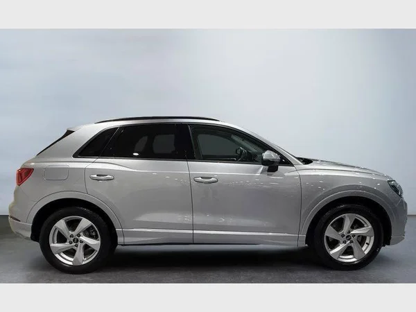 Audi Q3 (2021) — foto 21 van 27