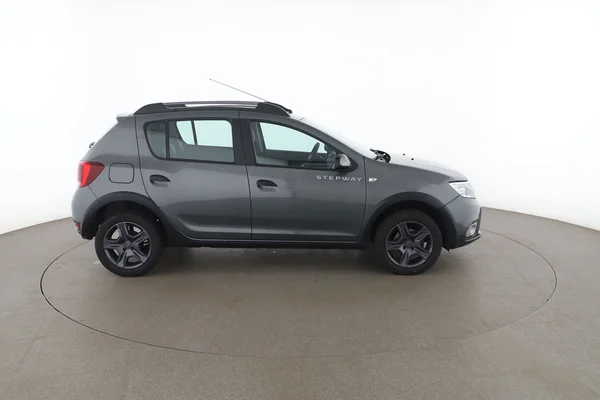 Dacia Sandero (2017) — foto 13 van 16