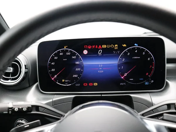 Mercedes-Benz C-Klasse (2024) — foto 6 van 31
