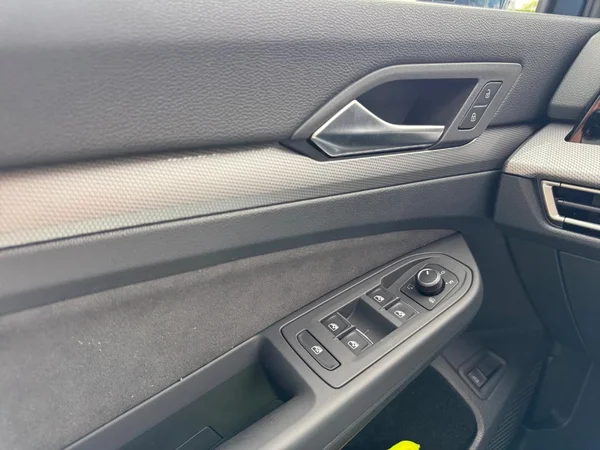 VOLKSWAGEN Golf VIII SW (2026) — foto 4 van 19