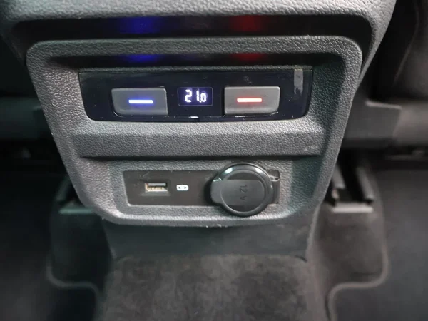 Volkswagen Tiguan (2020) — foto 2 van 27