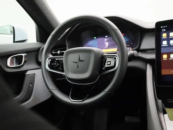 Polestar 2 (2022) — foto 40 van 40