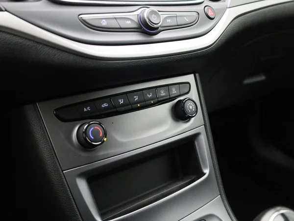 Opel Astra (2021) — foto 9 van 29