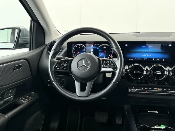 MERCEDES B 180 (2020) — foto 14 van 25