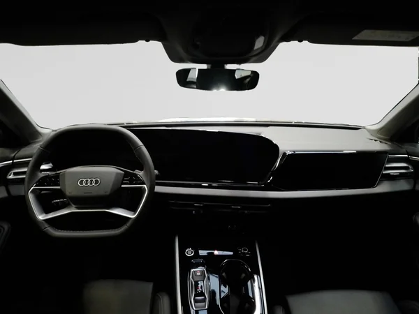AUDI A5 Avant (2024) — foto 2 van 15