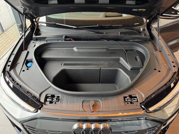 AUDI Q6 Sportback e-tron (2026) — foto 6 van 23