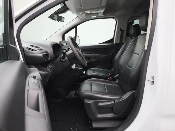 Opel Combo Life (2022) — foto 10 van 36