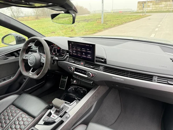 AUDI RS4 Avant (2021) — foto 8 van 30