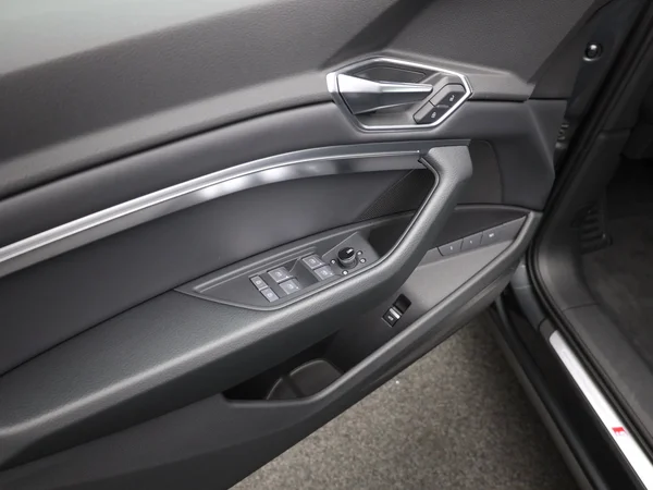 AUDI e-tron Sportback (2023) — foto 8 van 26