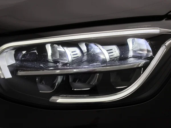 Mercedes-Benz GLC (2021) — foto 7 van 44