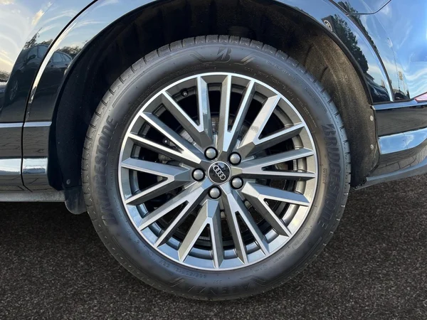 AUDI Q3 (2024) — foto 9 van 17