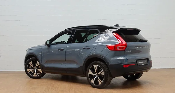 Volvo XC40 (2023) — foto 23 van 28