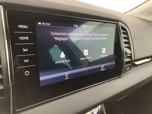 SKODA Karoq (2023) — foto 27 van 36