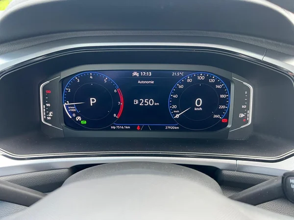 VOLKSWAGEN T-Roc (2022) — foto 5 van 24