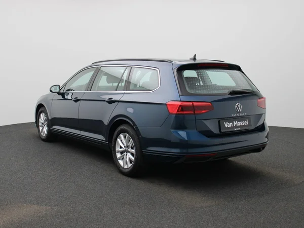 Volkswagen Passat (2022) — foto 12 van 44