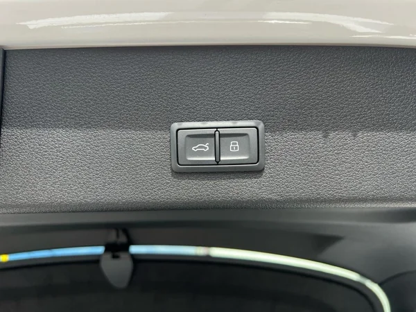 AUDI Q8 Sportback e-tron (2024) — foto 16 van 24
