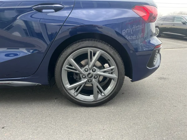 AUDI A3 Sportback (2024) — foto 16 van 24