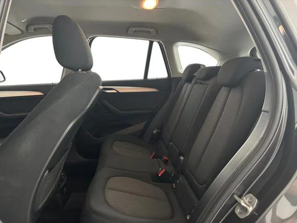 BMW X1 Dsl (F48 LCI) (2021) — foto 4 van 28