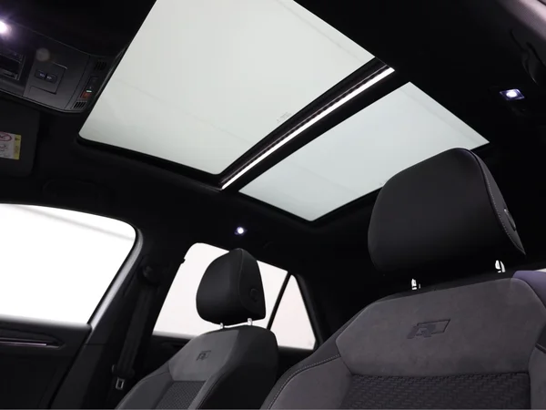 VOLKSWAGEN T-Roc (2019) — foto 8 van 24