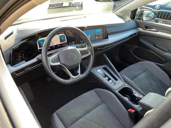 VOLKSWAGEN Golf VIII SW (2024) — foto 22 van 22