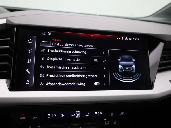Audi Q4 Sportback e-tron (2023) — foto 32 van 52