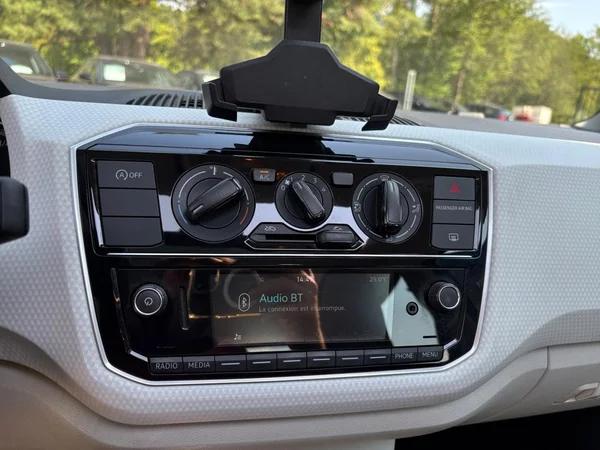 VOLKSWAGEN Up! (2018) — foto 5 van 24