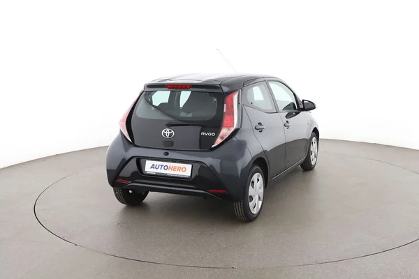 Toyota Aygo (2016) — foto 12 van 16