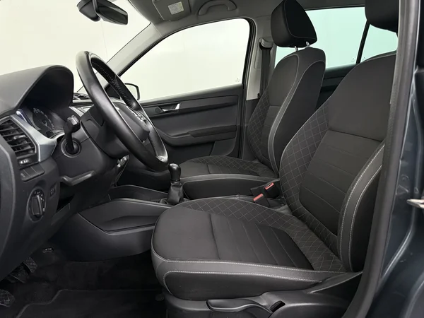 SKODA Fabia (2021) — foto 2 van 25