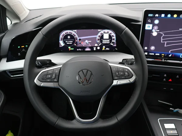 VOLKSWAGEN Golf VIII (2026) — foto 14 van 25