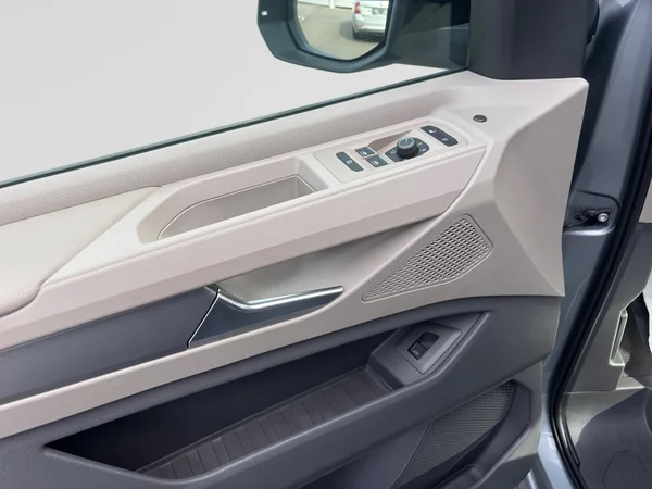 VOLKSWAGEN Multivan T7 Long (2025) — foto 6 van 22