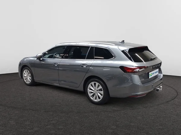 SKODA Superb Combi (2024) — foto 8 van 15
