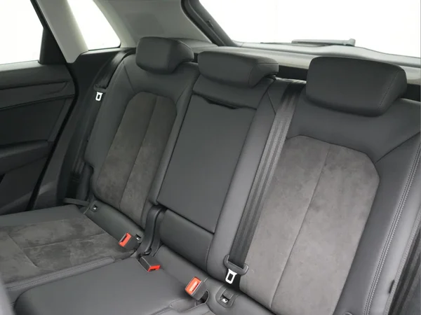 AUDI Q3 PHEV (2022) — foto 3 van 29