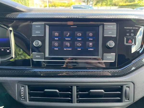 VOLKSWAGEN Polo (2024) — foto 5 van 24