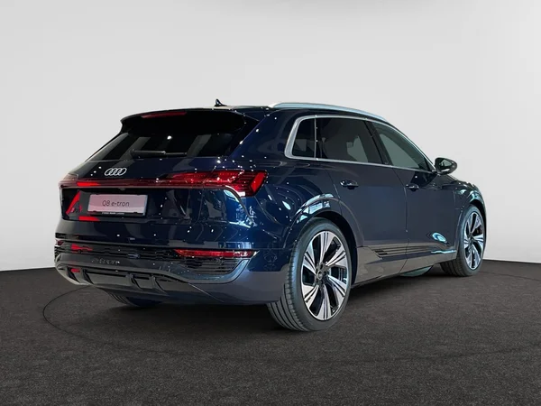 AUDI Q8 e-tron (2025) — foto 10 van 15