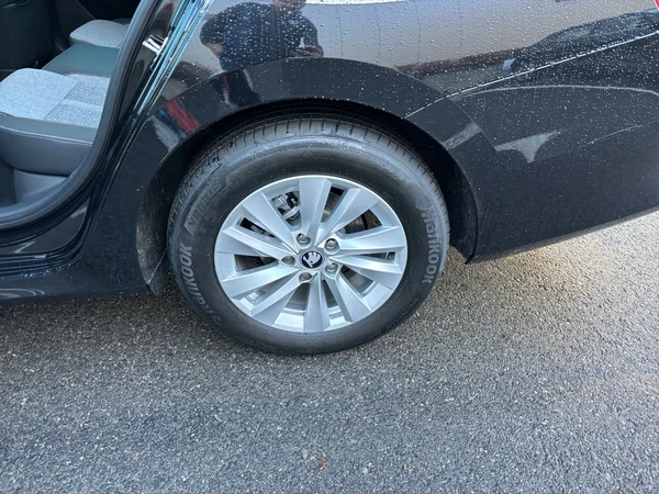 SKODA Octavia Combi (2025) — foto 6 van 24
