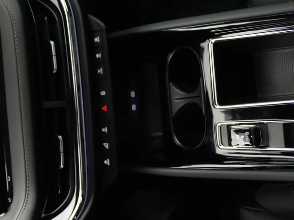 SKODA Enyaq Coupé (2025) — foto 7 van 28