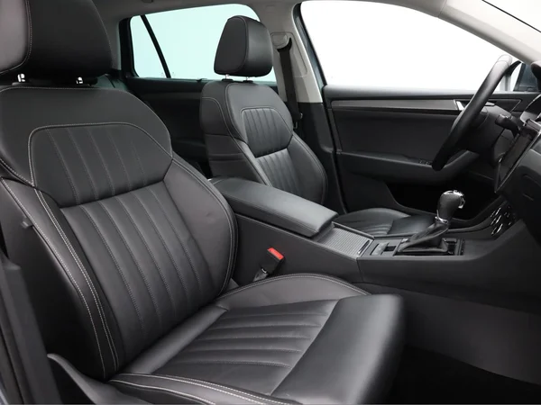SKODA Superb Combi (2019) — foto 18 van 23