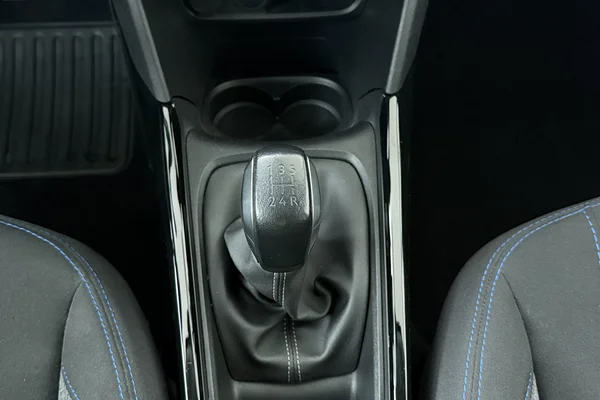 Peugeot 2008 (2019) — foto 4 van 18